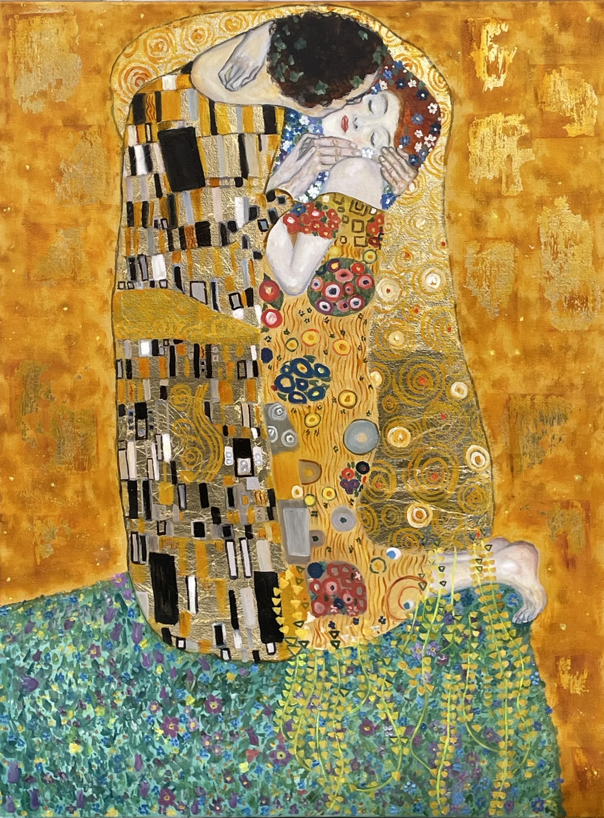 Based on Gustav Klimt’s painting “The Kiss”